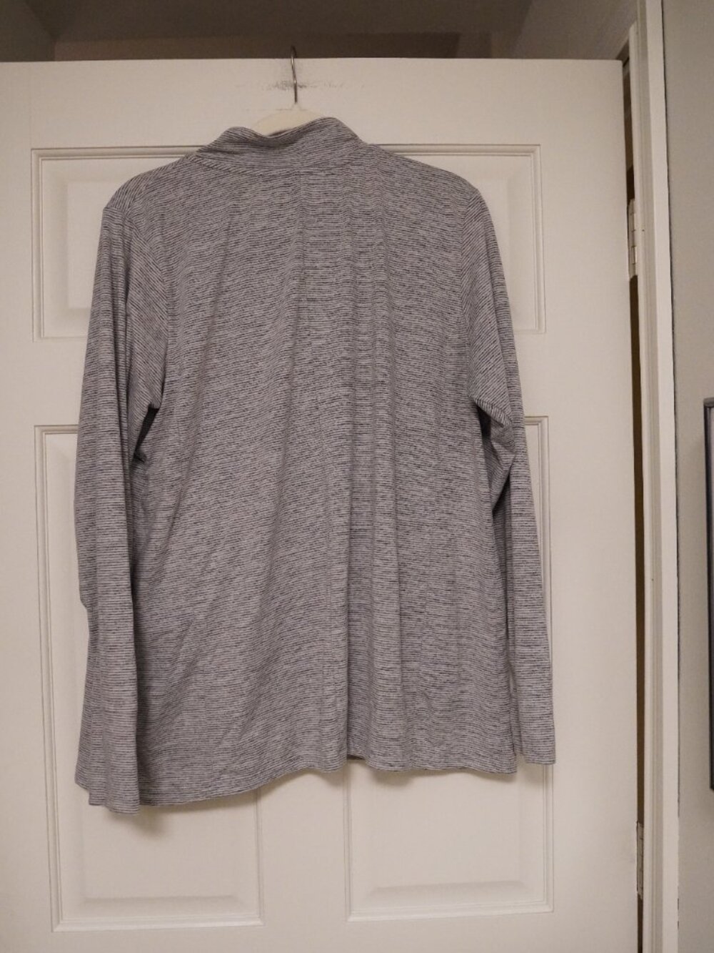WeWander Gray Striped Zip Front Active Jacket 2X Athleisure Travel - Picture 2 of 4